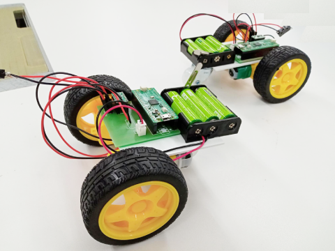 楽しい車型ロボット